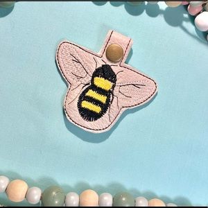 Bee Quarter Keeper